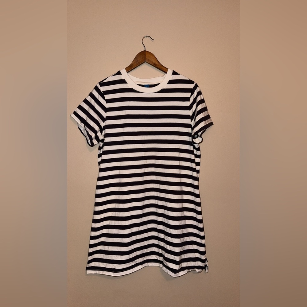 Old Navy Black and White Striped T-Shirt Dress